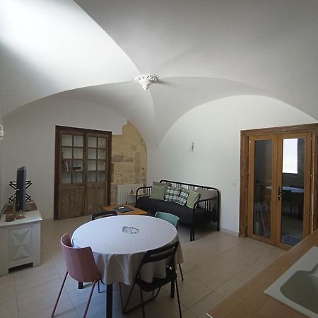 Dans Maison De Maitre, Appartement Independant. Montfrin Zewnętrze zdjęcie