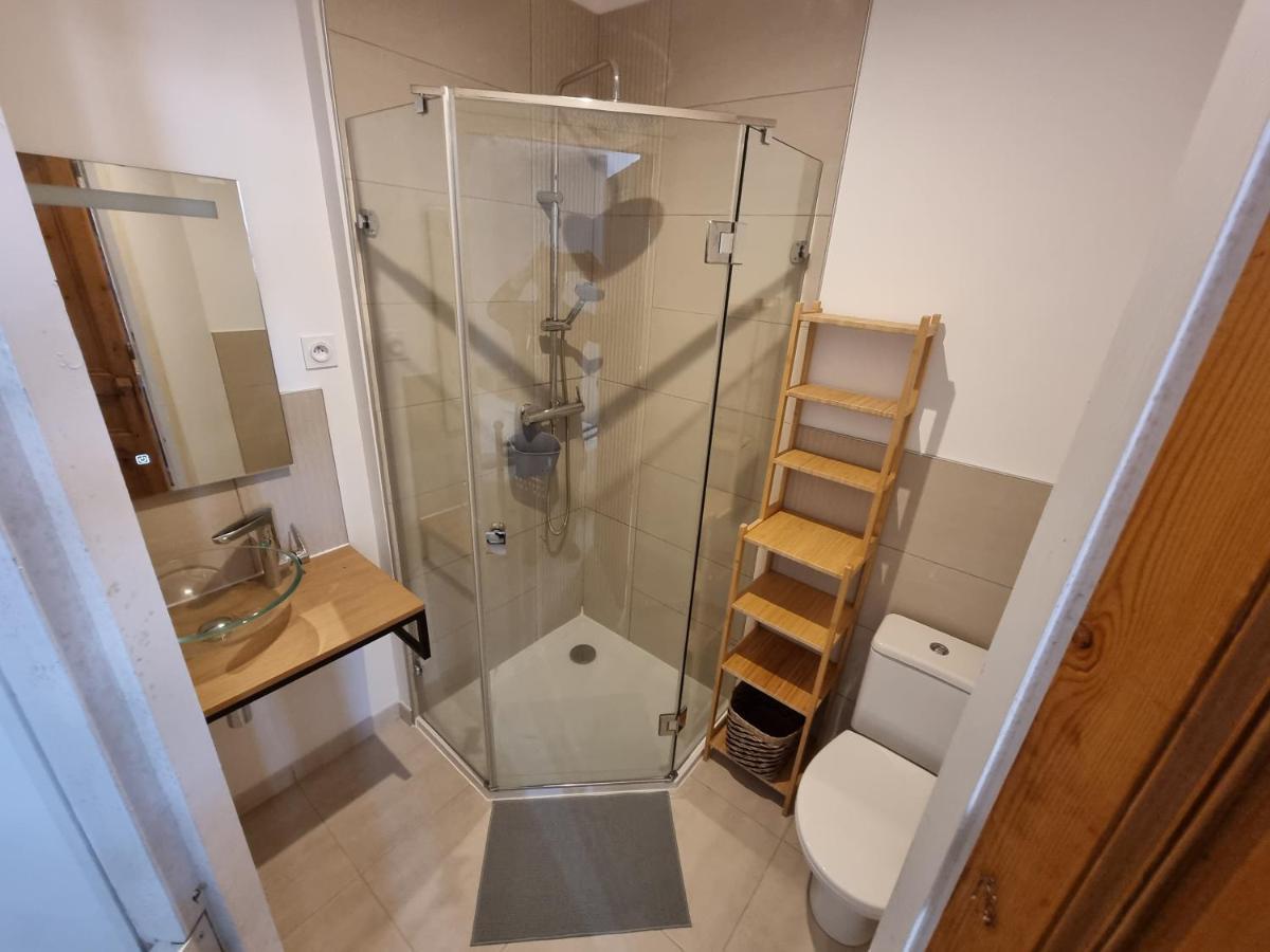 Dans Maison De Maitre, Appartement Independant. Montfrin Zewnętrze zdjęcie