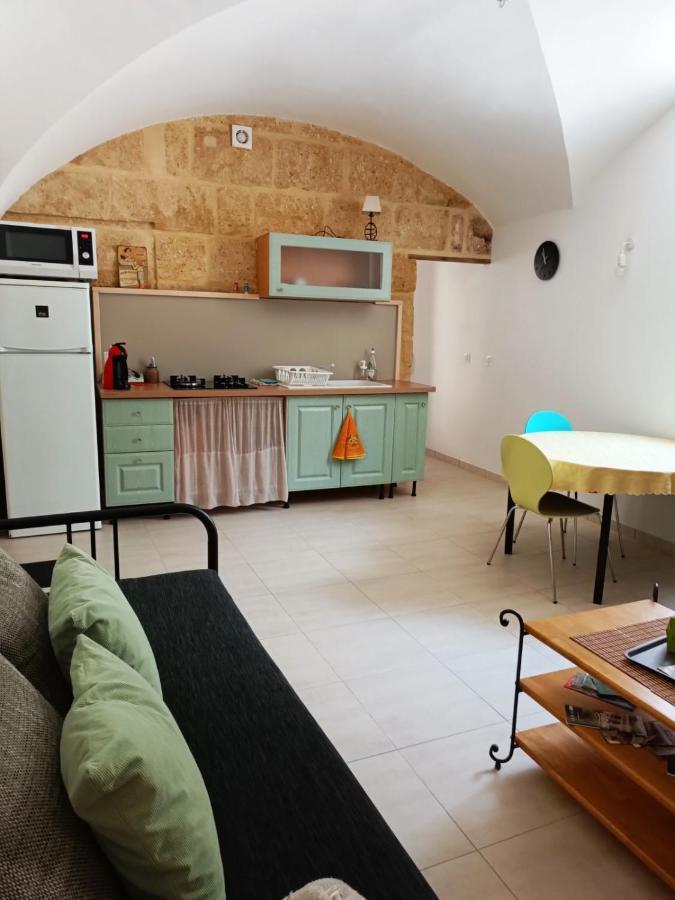 Dans Maison De Maitre, Appartement Independant. Montfrin Zewnętrze zdjęcie