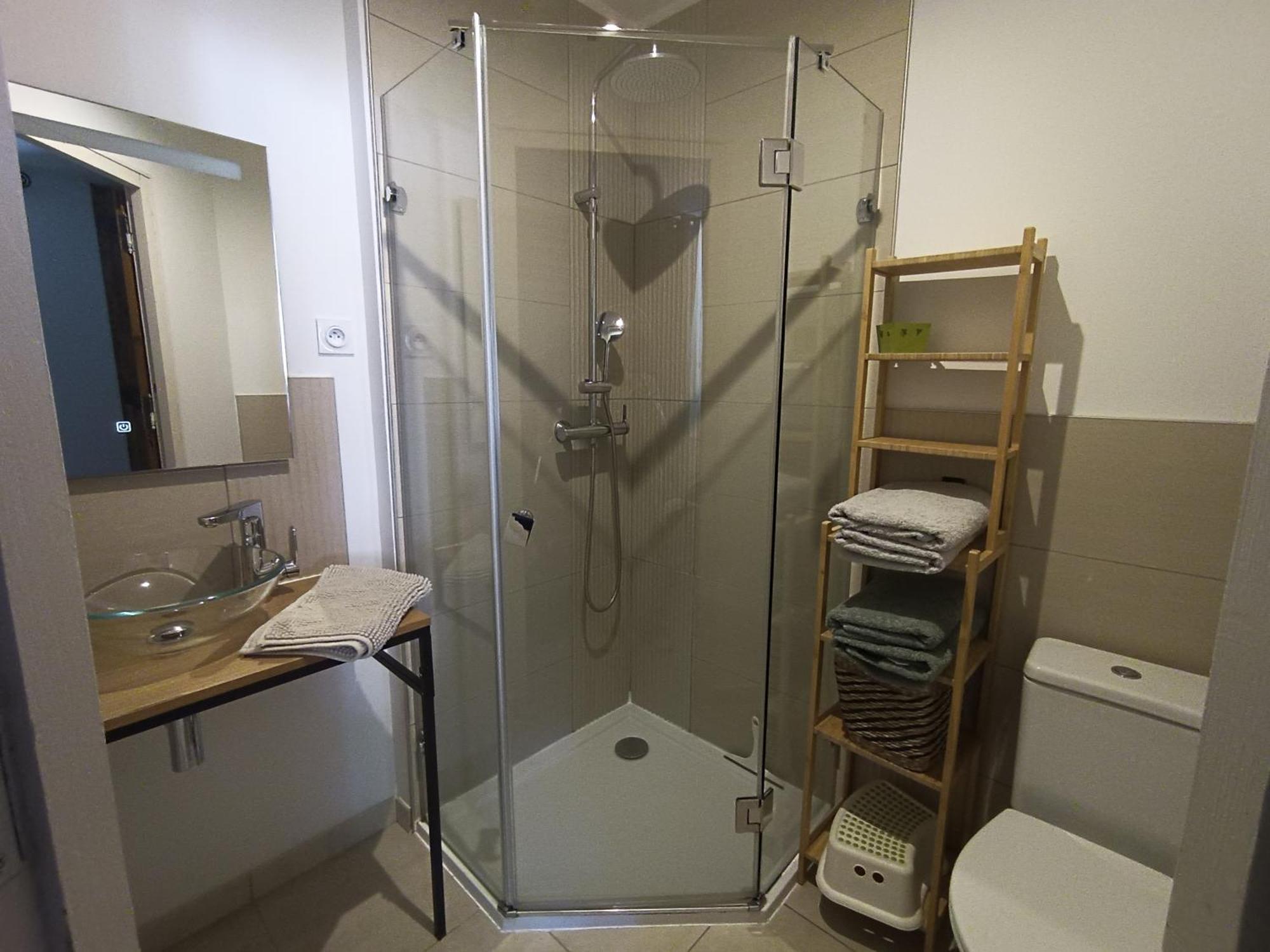 Dans Maison De Maitre, Appartement Independant. Montfrin Zewnętrze zdjęcie
